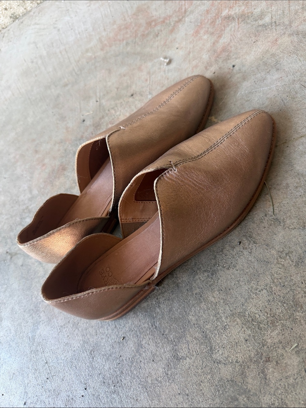 FRYE AND CO. Tan Leather Slip-On Mules